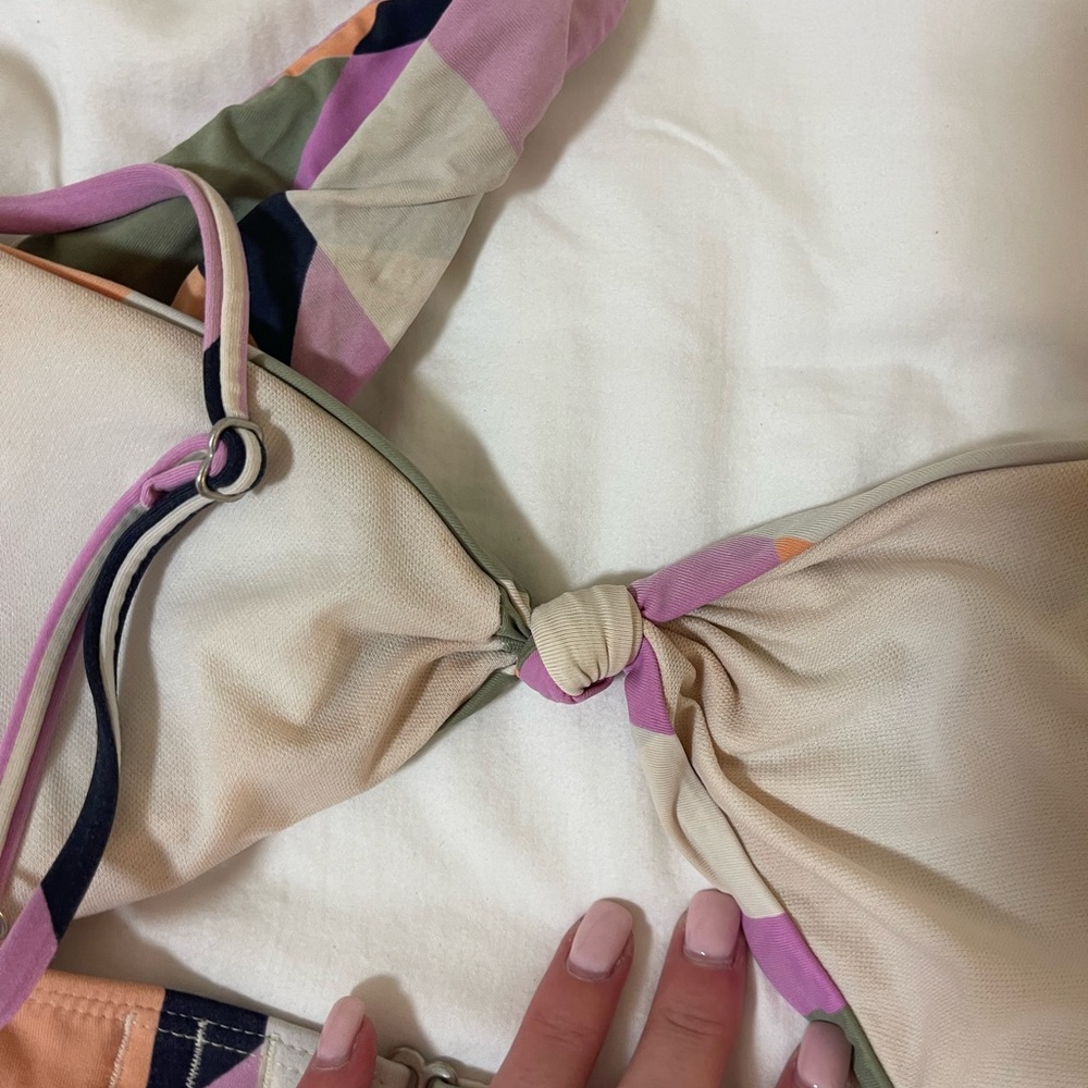 Billabong Bikini - Picture 3 of 3